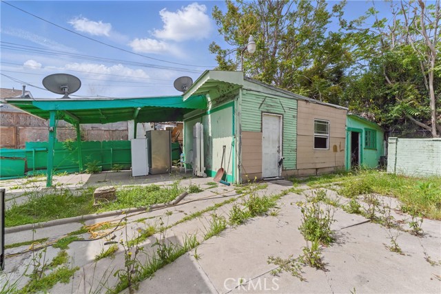 5823 Madden Avenue, Los Angeles CA: https://media.crmls.org/medias/19dfac4f-b370-4f36-93c8-ddf705109b21.jpg