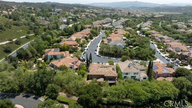 6 Marble Creek Lane, Coto de Caza CA: https://media.crmls.org/medias/19dfaef2-b1dc-45ad-b390-4df7c3d30673.jpg