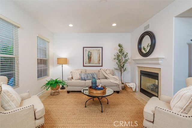 72 Orange Blossom, Ladera Ranch CA: https://media.crmls.org/medias/19e00b82-a943-4770-9cda-796a468cb403.jpg