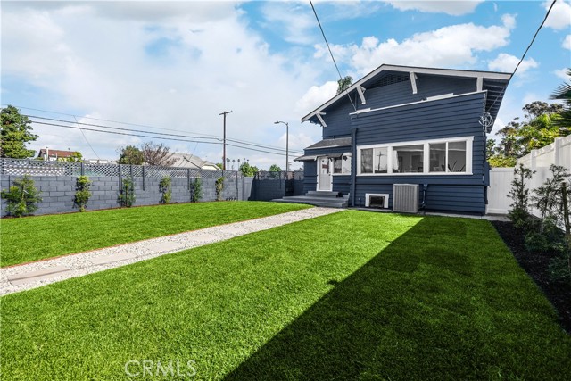 Detail Gallery Image 37 of 42 For 2301 9th, Los Angeles,  CA 90018 - 3 Beds | 3 Baths