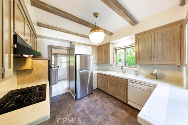 1051 Marine Drive, Laguna Beach CA: https://media.crmls.org/medias/19e02297-7da4-4f1a-b03f-87c3f7ebd73d.jpg