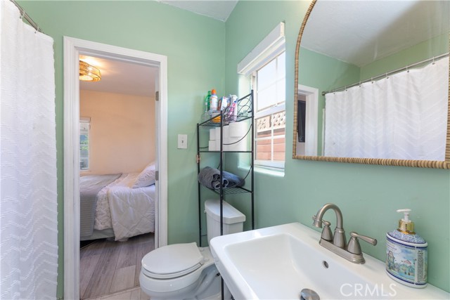 2625 Myrtle Ave, Signal Hill CA: https://media.crmls.org/medias/19e0b421-688e-43c3-8445-5bc7ecfc93d9.jpg