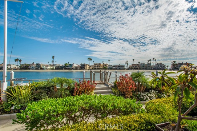 Detail Gallery Image 7 of 58 For 5585 E Corso Di Napoli, Long Beach,  CA 90803 - 3 Beds | 3 Baths
