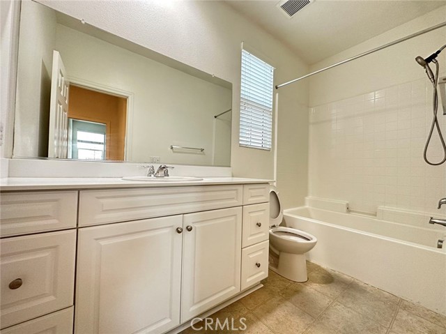 Detail Gallery Image 11 of 16 For 13038 Bramble St, Corona,  CA 92880 - 5 Beds | 3/1 Baths