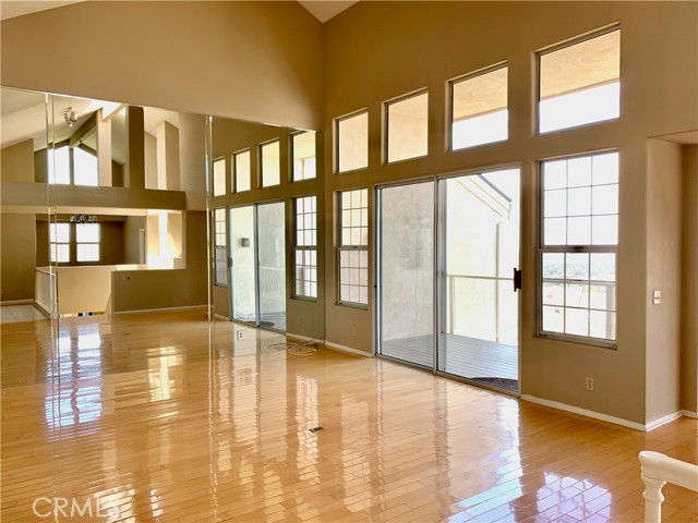 6 Saros, Irvine CA: https://media.crmls.org/medias/19e174e5-50d4-406d-a4a6-7d418fc346b5.jpg