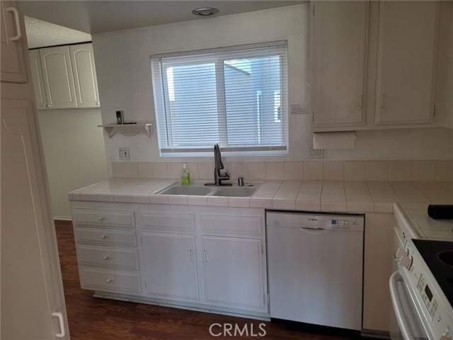 Detail Gallery Image 3 of 19 For 2403 via Mariposa 3a,  Laguna Woods,  CA 92637 - 3 Beds | 2 Baths