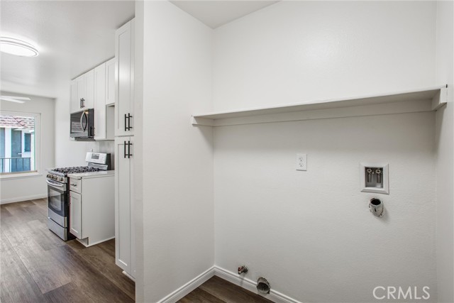 23017 Via Pimiento, Mission Viejo CA: https://media.crmls.org/medias/19e24c72-ec2e-4f46-aa8d-e0db7623b33e.jpg