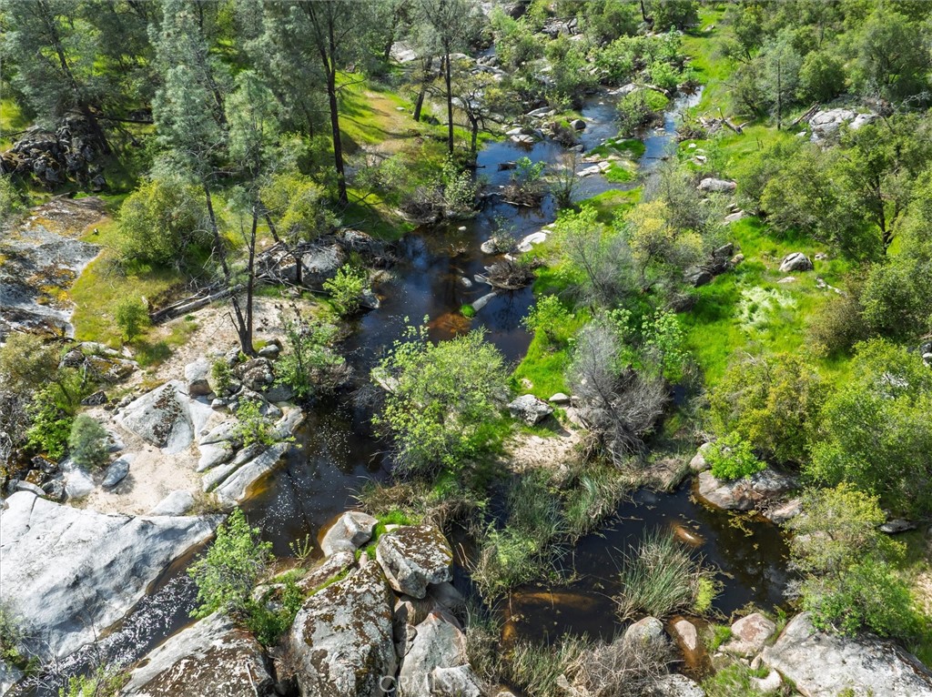 https://media.crmls.org/medias/19e2c5ce-2988-45e5-b8ee-059acde662aa.jpg?preset=X-Large