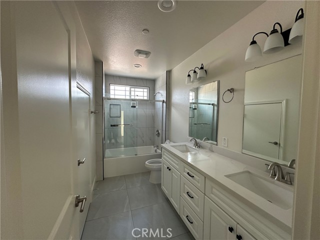 Detail Gallery Image 9 of 10 For 5215 Peony Ct, Riverside,  CA 92506 - 4 Beds | 2/1 Baths