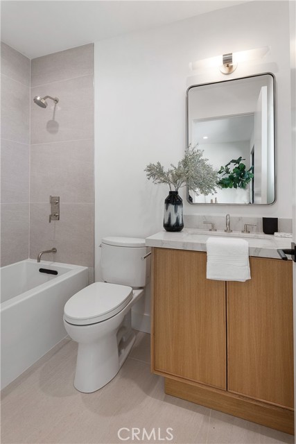 Detail Gallery Image 28 of 46 For 9836 Yoakum Dr, Beverly Hills,  CA 90210 - 5 Beds | 4 Baths