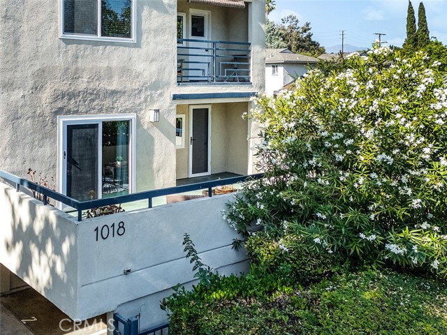 1018 Magnolia Street, South Pasadena CA: https://media.crmls.org/medias/19e4b2d9-5f40-433f-9321-8bb9c28ed0d2.jpg