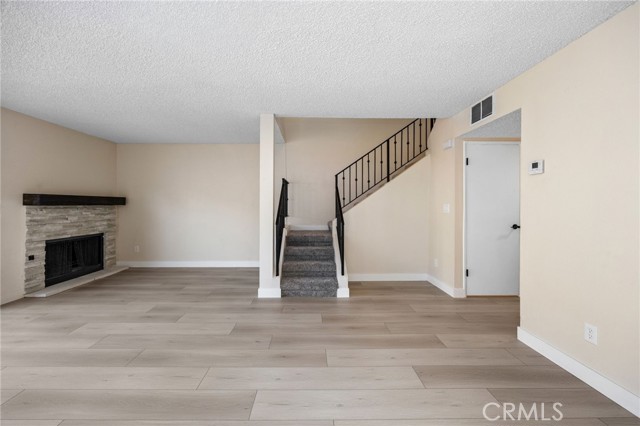 Detail Gallery Image 6 of 50 For 8347 Grenoble St #9,  Sunland,  CA 91040 - 2 Beds | 2/1 Baths