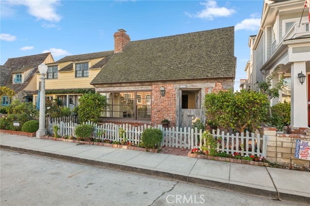 Detail Gallery Image 34 of 36 For 119 Apolena Ave, Newport Beach,  CA 92662 - 2 Beds | 3/1 Baths