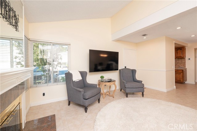 Detail Gallery Image 5 of 39 For 1931 E Yale St, Ontario,  CA 91764 - 3 Beds | 2/1 Baths
