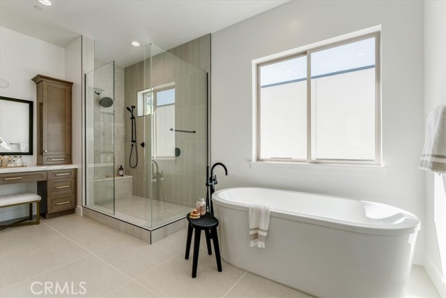 Detail Gallery Image 15 of 21 For 1433 Hansen Ln, San Luis Obispo,  CA 93401 - 4 Beds | 3/1 Baths
