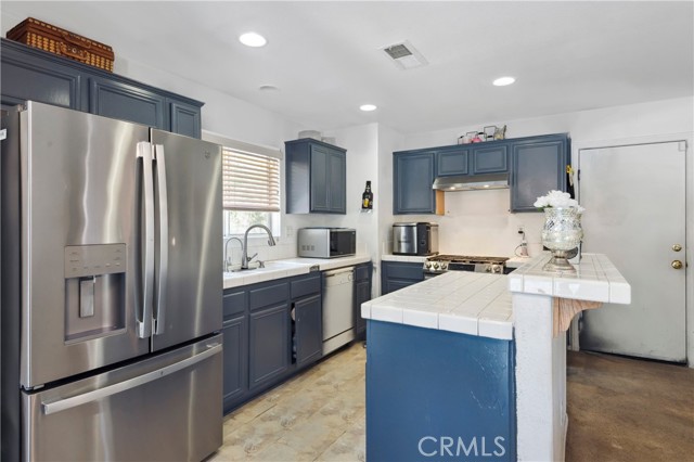 29483 Rock Point Drive, Lake Elsinore CA: https://media.crmls.org/medias/19e7ff3a-3d0e-43bc-9b6a-1c52bc0da5a6.jpg