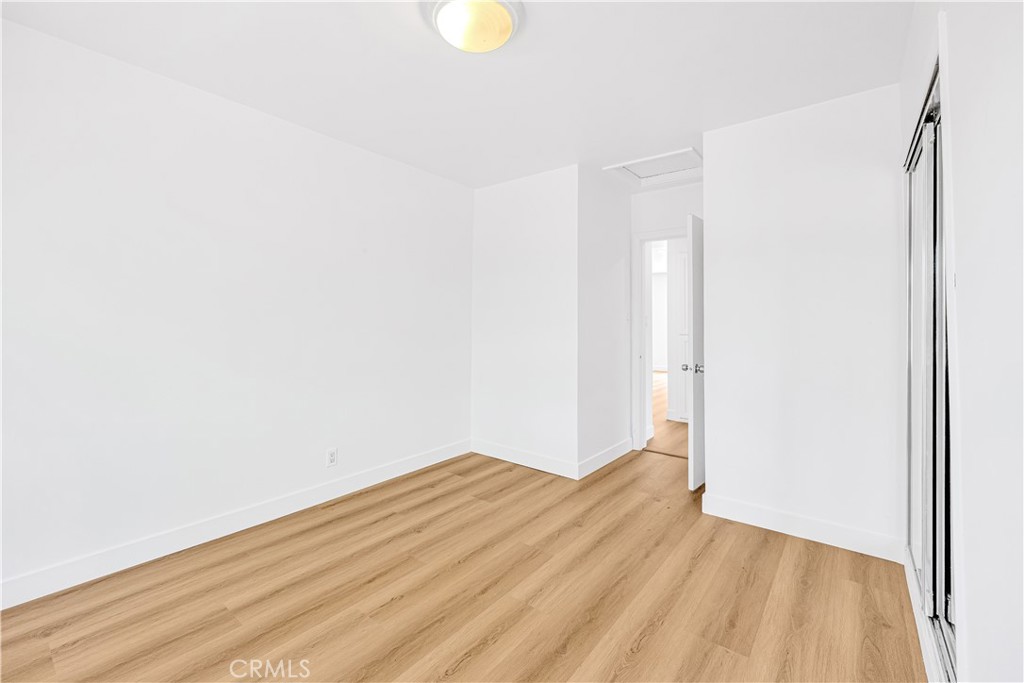 https://media.crmls.org/medias/19e83396-c2a8-4d53-85cf-5136493d86f4.jpg?preset=X-Large