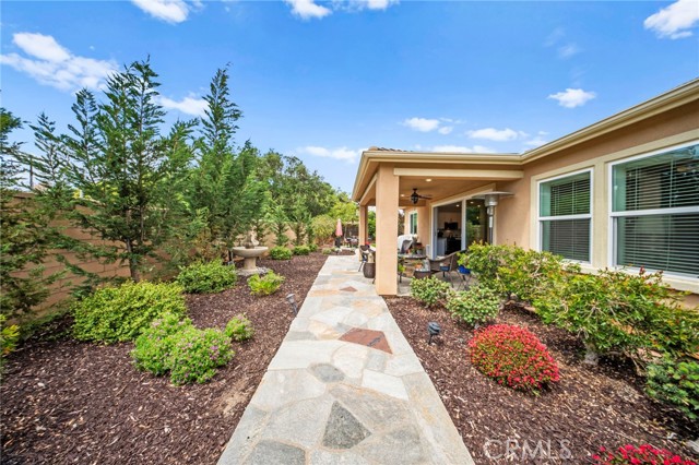 2569 Pasture Glen, Escondido CA: https://media.crmls.org/medias/19e8cb73-e8e4-4a65-86b8-4a779c9ff08f.jpg