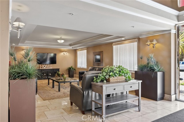 620 S Gramercy Place, Los Angeles CA: https://media.crmls.org/medias/19e93cee-b89e-41c7-af35-57892556f169.jpg