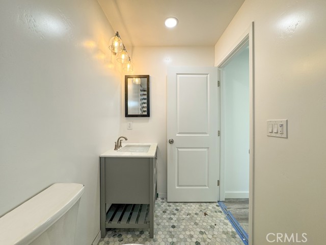 Image 11 of 15 For 213 Euclid Avenue
