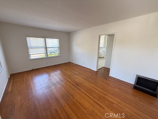 Detail Gallery Image 4 of 32 For 828 E Cypress Ave, Burbank,  CA 91501 - 3 Beds | 2 Baths