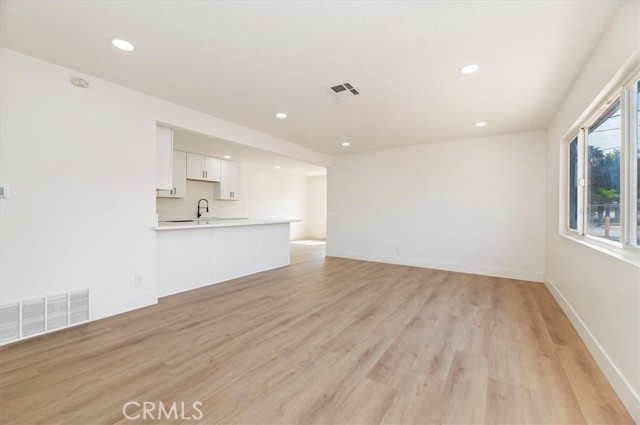 Detail Gallery Image 4 of 36 For 9567 51st St, Jurupa Valley,  CA 92509 - 6 Beds | 4 Baths