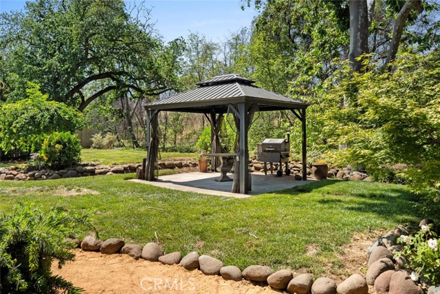 11 Sycamore Valley Road, Chico CA: https://media.crmls.org/medias/19e9f1d5-b558-4aa3-85c7-1a39c25e18d2.jpg