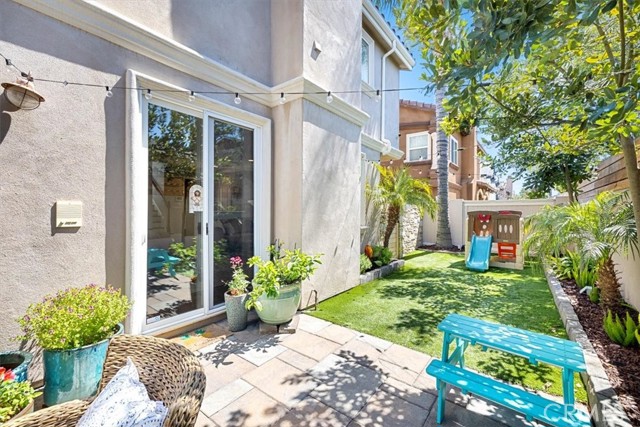 2010 Gates Avenue, Redondo Beach, California 90278, 4 Bedrooms Bedrooms, ,3 BathroomsBathrooms,Residential,Sold,Gates,SB22098892