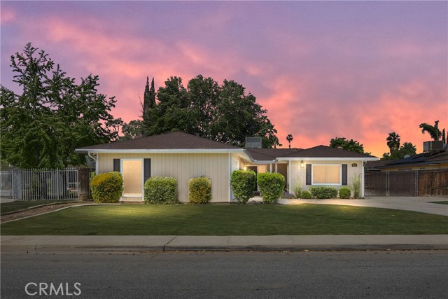 Detail Gallery Image 1 of 38 For 6212 Friant Dr, Bakersfield,  CA 93309 - 3 Beds | 2 Baths