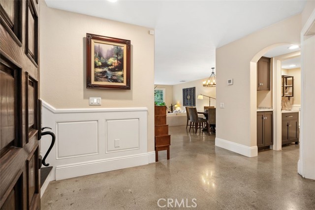 Detail Gallery Image 5 of 45 For 631 Brocton Ct #101,  Long Beach,  CA 90803 - 3 Beds | 2/1 Baths