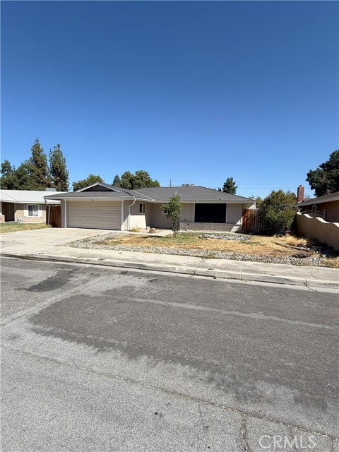 Detail Gallery Image 2 of 15 For 749 Junipero Ct, Merced,  CA 95348 - 3 Beds | 2 Baths