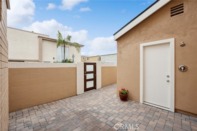 Detail Gallery Image 16 of 19 For 215 Walnut St, Newport Beach,  CA 92663 - 4 Beds | 2 Baths