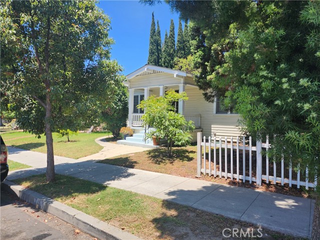 Image 3 for 719 N Loma Vista Dr, Long Beach, CA 90813