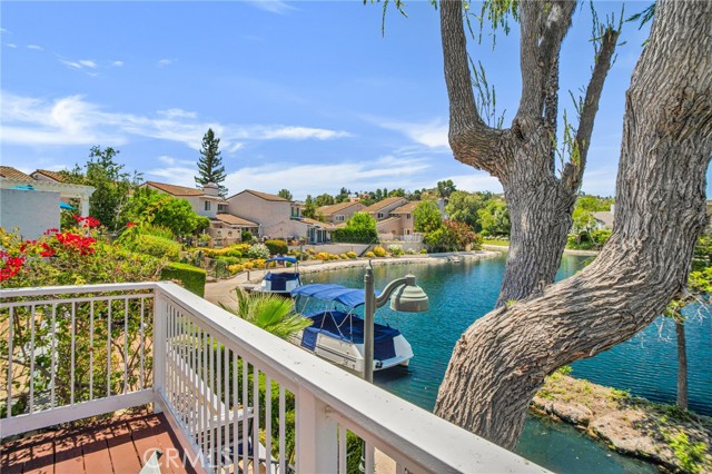 23310 Park Sorrento, Calabasas CA: https://media.crmls.org/medias/19ee7842-055b-4ba9-aaa0-3d33f3ab0461.jpg