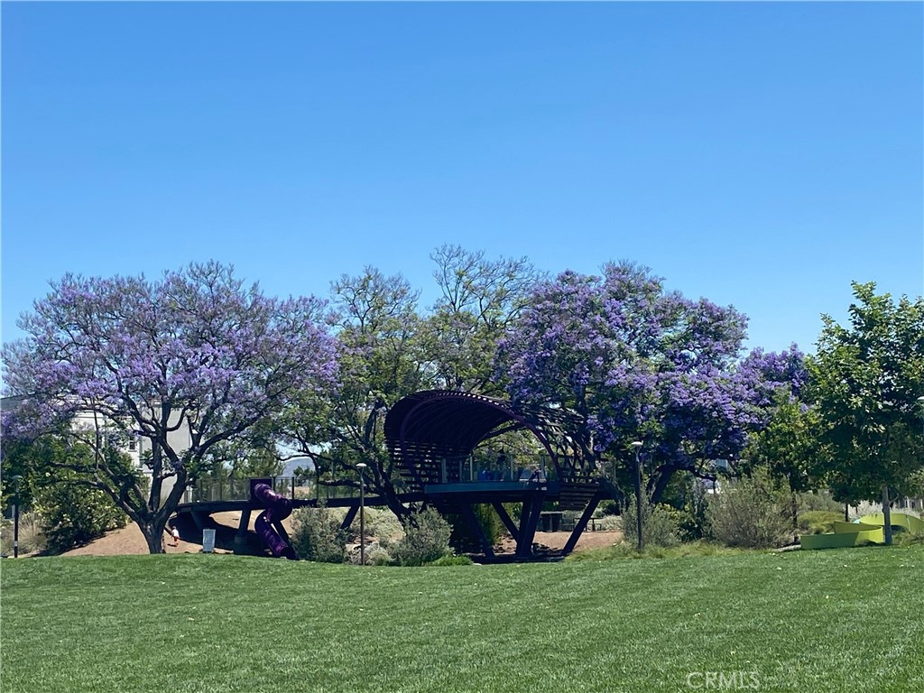 https://media.crmls.org/medias/19ef350b-3129-4059-85be-1fbcaab74470.jpg?preset=X-Large
