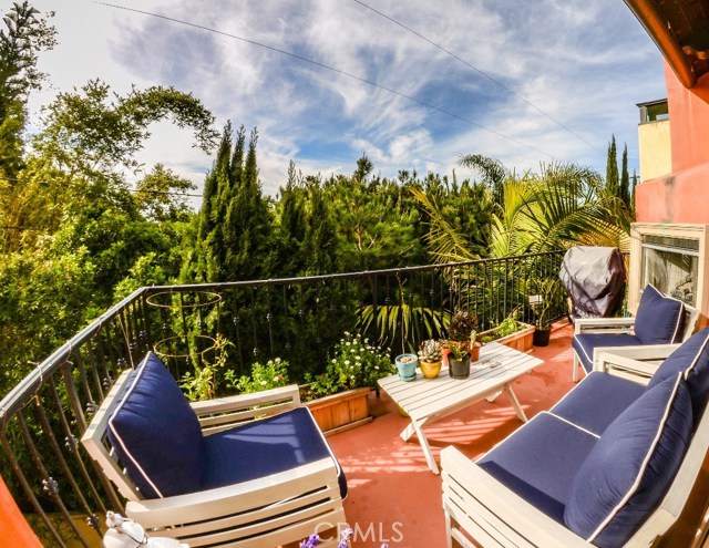 621 Pacific Coast Highway, Redondo Beach, California 90277, 4 Bedrooms Bedrooms, ,3 BathroomsBathrooms,Residential,Sold,Pacific Coast,SB17030895