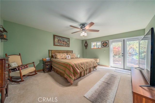 14274 Regina Way, Cobb CA: https://media.crmls.org/medias/19efe08d-d127-4698-a29b-2afcf9c41679.jpg