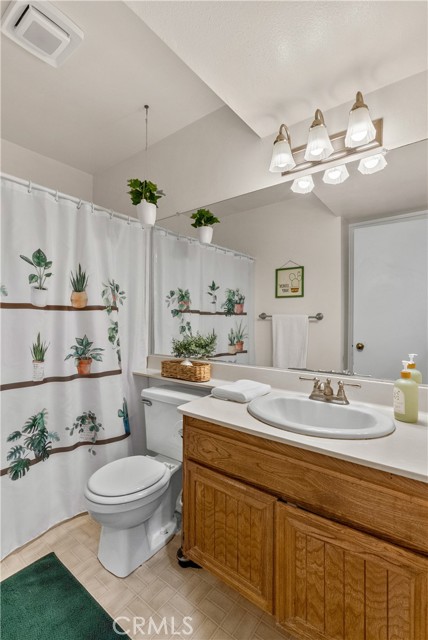 Detail Gallery Image 23 of 43 For 26877 Claudette St #103,  Canyon Country,  CA 91351 - 3 Beds | 2 Baths