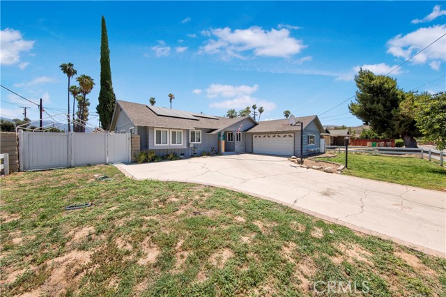 Detail Gallery Image 2 of 36 For 27008 Cornell St, Hemet,  CA 92544 - 3 Beds | 2 Baths