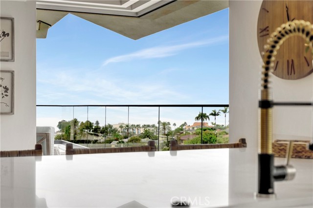 Detail Gallery Image 22 of 68 For 553 Temple Hills Dr, Laguna Beach,  CA 92651 - 5 Beds | 4/1 Baths
