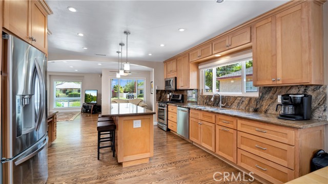 5215 E Monlaco Road, Long Beach CA: https://media.crmls.org/medias/19f1e135-5076-4146-a4d5-55ddae4cc187.jpg