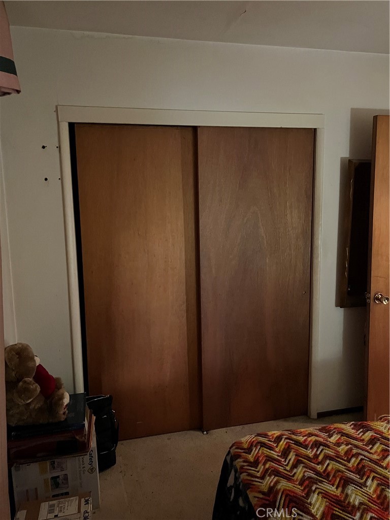 https://media.crmls.org/medias/19f2e48b-b7bc-4bfb-b4ea-3a0677ce28e3.jpg?preset=X-Large
