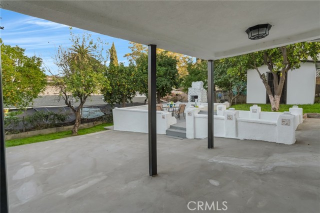 1048 Dexter Street, Los Angeles CA: https://media.crmls.org/medias/19f381c6-2d6c-45f5-8c83-218221cc4f4e.jpg
