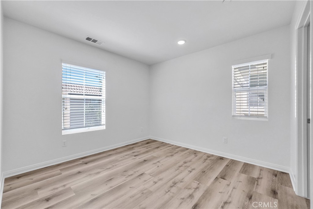 MLS #OC25151215 img 21