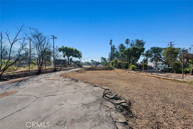 2441 El Molino Avenue, Altadena CA: https://media.crmls.org/medias/19f3e090-4194-44d8-a093-03a4321ef3d6.jpg