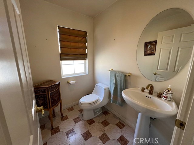 4751 Haskell Avenue, Encino CA: https://media.crmls.org/medias/19f408a5-0818-4aa8-9a04-d6870dcaf3e6.jpg