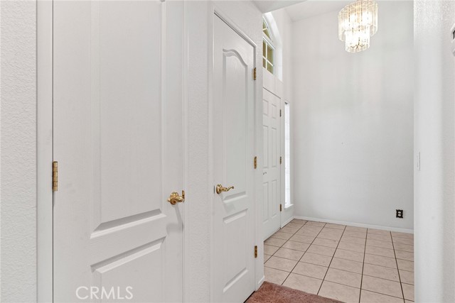318 Meadowood Drive, Orland CA: https://media.crmls.org/medias/19f4a35b-0864-4c24-a736-ccecdf754c3c.jpg