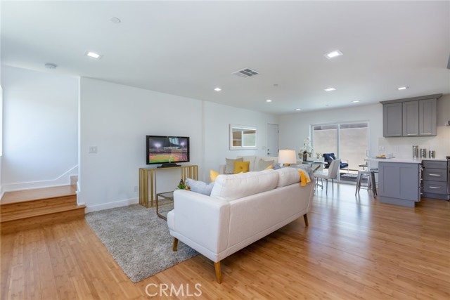 18306 Grevillea Avenue, Redondo Beach, California 90278, 3 Bedrooms Bedrooms, ,Residential,Sold,Grevillea,SB22090777