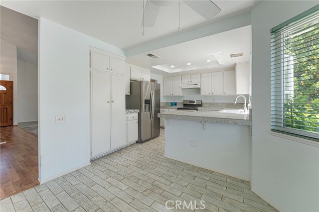 Detail Gallery Image 16 of 32 For 22976 Broadleaf, Lake Forest,  CA 92630 - 4 Beds | 3 Baths
