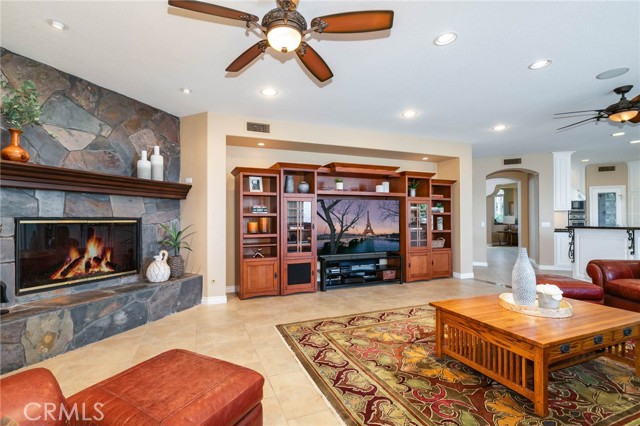 Detail Gallery Image 17 of 62 For 27025 Daisy Cir, Yorba Linda,  CA 92887 - 6 Beds | 5/1 Baths